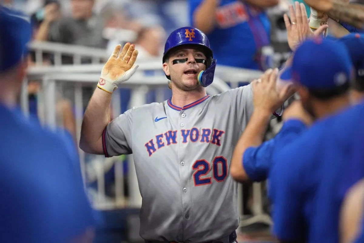 Aug 28, 2025; San Francisco, California, USA; Chicago Cubs center fielder Pete Crow-Armstrong (4) reacts after striking out during the fourth inning against the San Francisco Giants at Oracle Park. Mandatory Credit: Sergio Estrada-Imagn Images